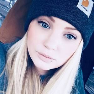 Meet your Posher, Elle